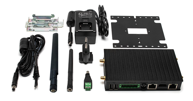 Compulab IOT-GATE-IMX8PLUS Evaluation Kit